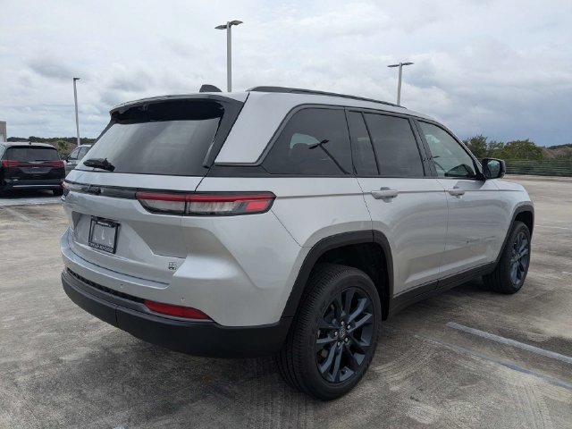New 2026 Jeep Grand Cherokee Limited AWD/4WD image 4