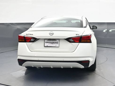Used 2023 Nissan Altima 2.5 SV FWD image 7