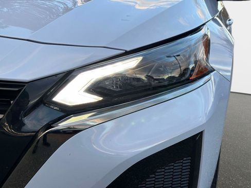 Used 2024 Nissan Altima 2.5 SR w/ SR Premium Package image 10