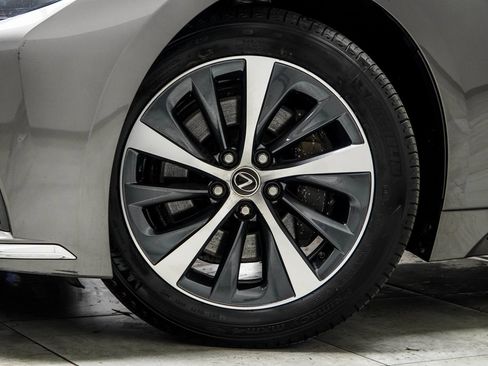 Used 2022 Lexus LS 500 AWD image 3