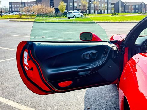 Used 2000 Chevrolet Corvette Convertible w/ Memory Pkg image 17