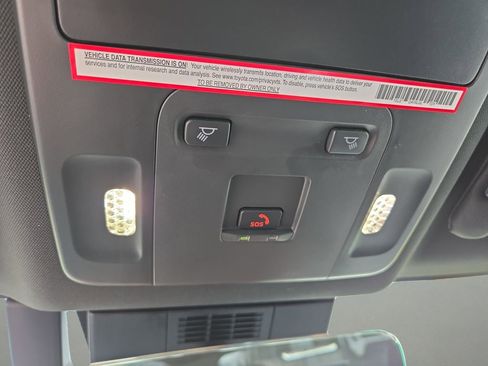Used 2025 Toyota Camry SE FWD image 25