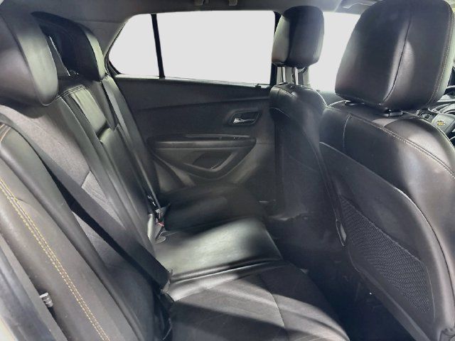 Used 2019 Chevrolet Trax LT w/ LT Convenience Package AWD/4WD image 22
