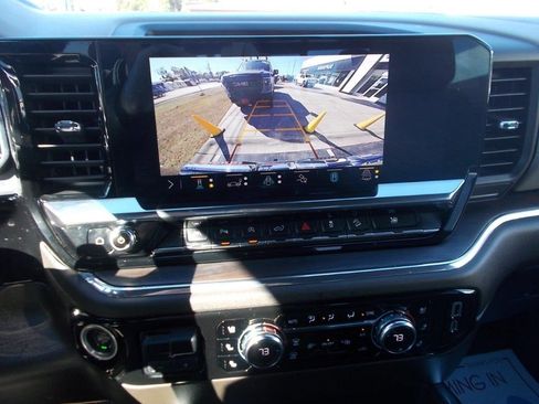 Used 2023 GMC Sierra 1500 SLT w/ SLT Premium Plus Package image 27