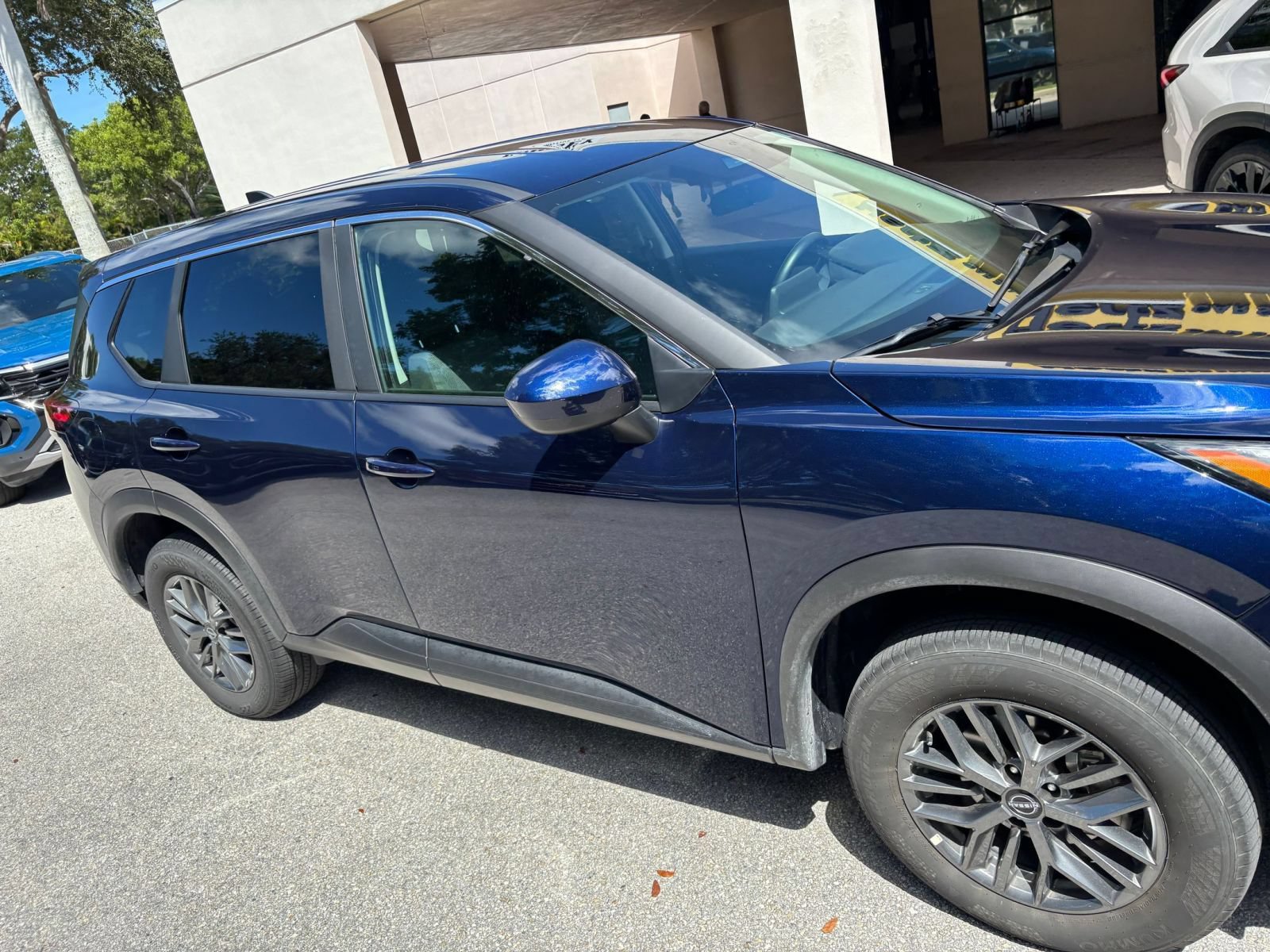 Used 2026 Nissan Rogue SV FWD image 2