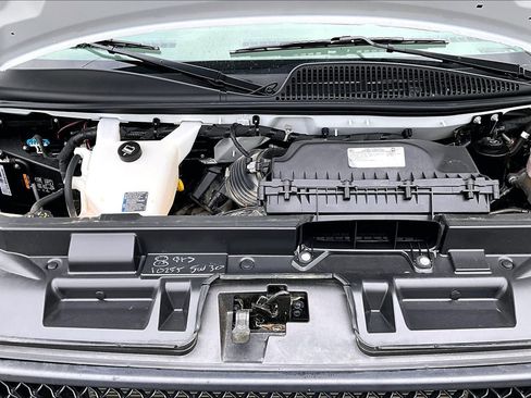 Used 2025 Chevrolet Express 2500 LT w/ LT Preferred Equipment Group RWD image 9