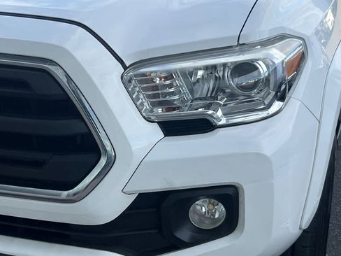 Used 2019 Toyota Tacoma SR5 RWD image 11