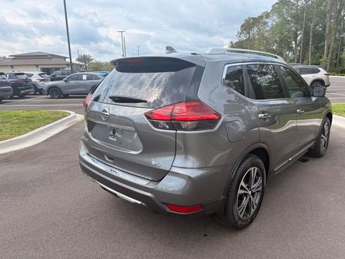 Used 2017 Nissan Rogue SL w/ SL Premium Package FWD image 11