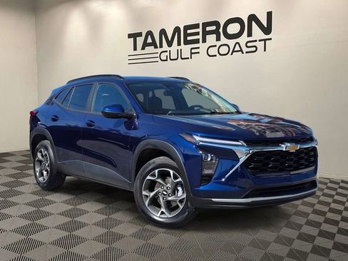 Used 2024 Chevrolet Trax LT image 1