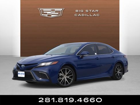 Used 2024 Toyota Camry SE image 1