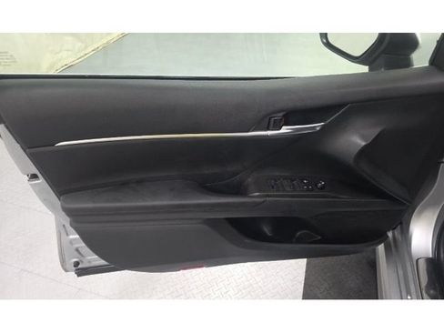 Used 2024 Toyota Camry SE FWD image 7