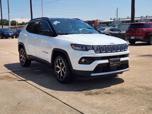 Used 2025 Jeep Compass Limited AWD/4WD image 4