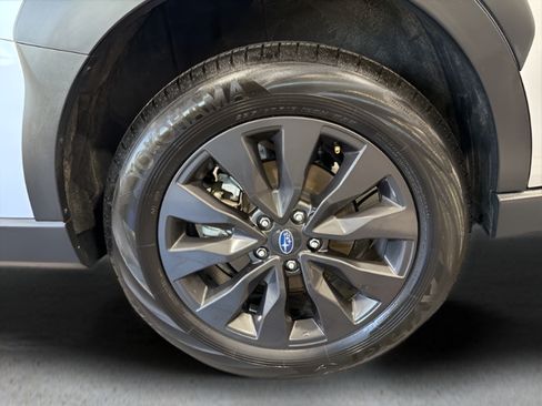 Certified 2025 Subaru Outback Onyx Edition AWD/4WD image 39