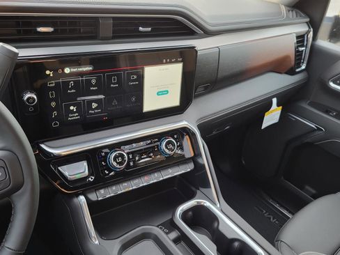 New 2026 GMC Sierra 2500 Denali w/ Denali Reserve Package image 10