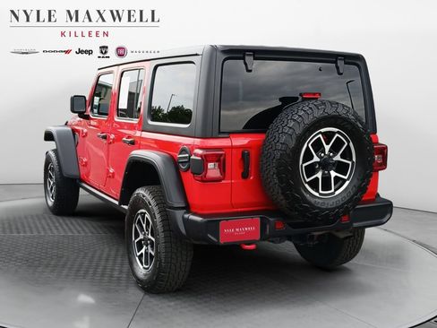 Used 2025 Jeep Wrangler Unlimited Rubicon AWD/4WD image 14