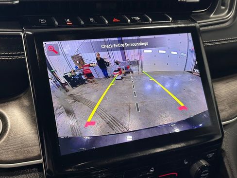 Used 2023 Jeep Grand Cherokee L Limited image 23