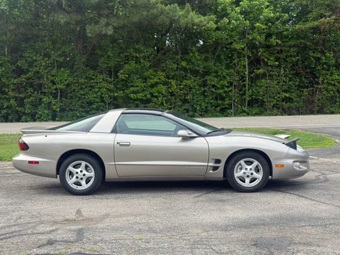 Used 2000 Pontiac Firebird Coupe w/ Opt Pkg RWD image 2
