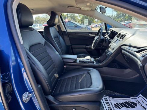 Used 2018 Ford Fusion SE w/ Equipment Group 601A image 14