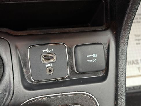 Used 2022 Jeep Cherokee Trailhawk w/ Sun, Sound & Nav Group AWD/4WD image 18