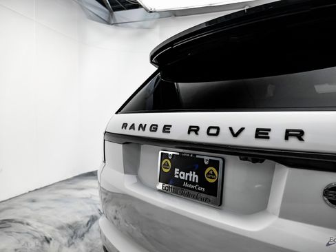 Used 2020 Land Rover Range Rover Sport SVR image 31