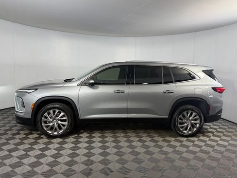 Used 2026 Buick Enclave Preferred FWD image 11