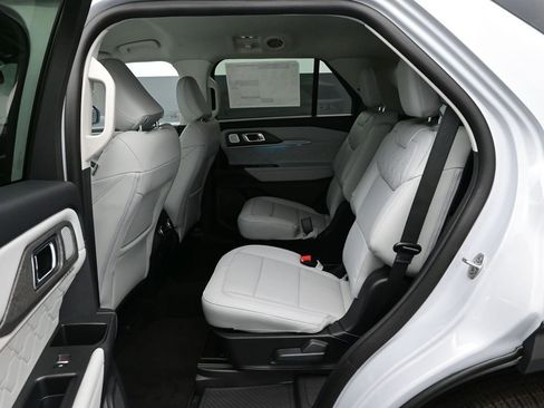 New 2026 Ford Explorer Platinum AWD/4WD image 14