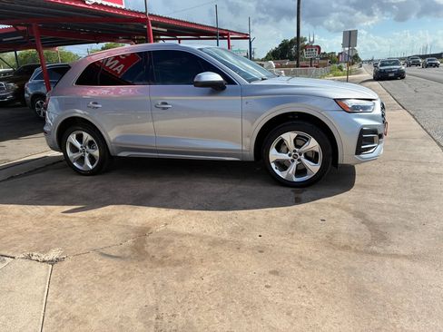 Used 2022 Audi Q5 2.0T Premium Plus w/ Premium Plus Package AWD/4WD image 13