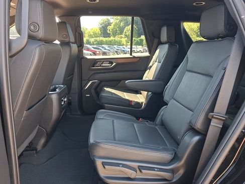 Used 2025 GMC Yukon Denali AWD/4WD image 17