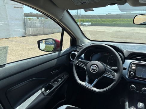 Used 2025 Nissan Versa SV FWD image 32