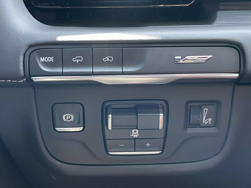 Used 2024 Cadillac Escalade V AWD/4WD image 21