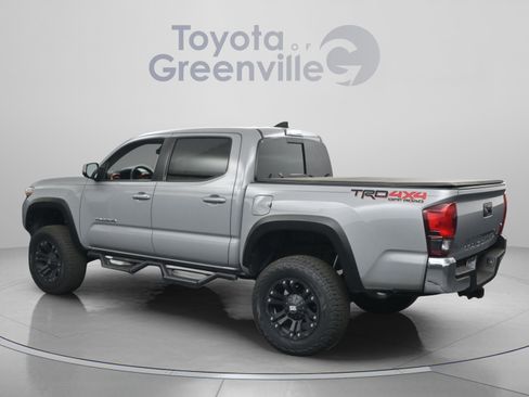 Used 2019 Toyota Tacoma TRD Off-Road image 8