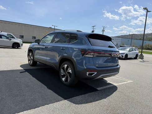 New 2026 Volkswagen Taos SE AWD/4WD image 5