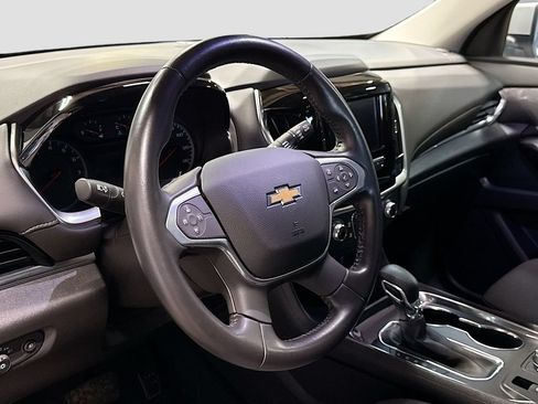 Used 2021 Chevrolet Traverse LT FWD image 11