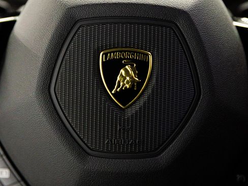 Used 2024 Lamborghini Huracan Sterrato image 20
