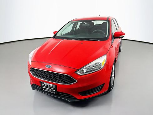 Used 2017 Ford Focus SE FWD image 3