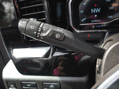 Used 2024 GMC Sierra 1500 Elevation image 21