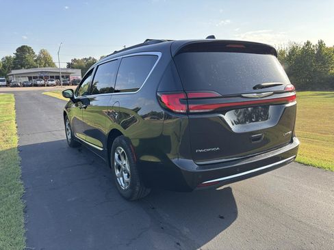 Used 2021 Chrysler Pacifica Touring-L FWD image 8