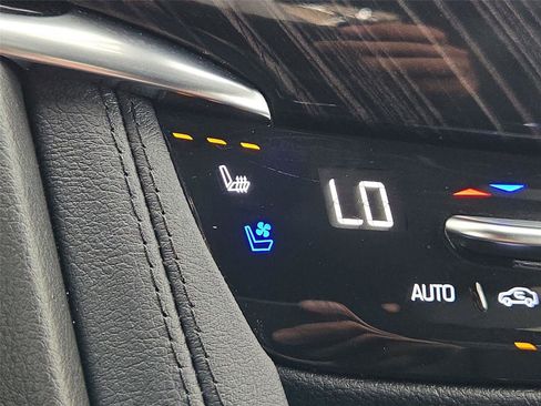 Used 2024 Cadillac XT6 Premium Luxury w/ LPO, Floor Liner Package AWD/4WD image 22