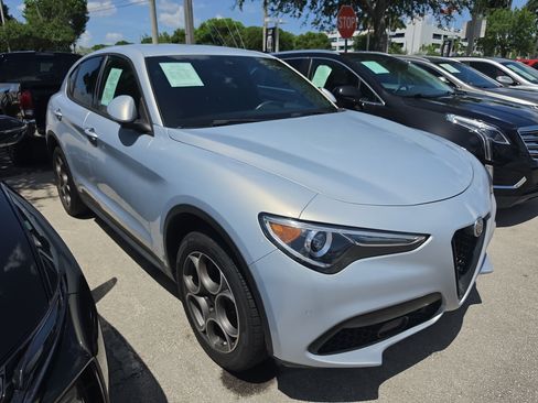 Used 2023 Alfa Romeo Stelvio Sprint RWD image 14
