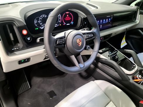 New 2026 Porsche Cayenne image 4
