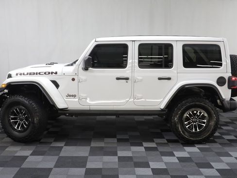 Used 2024 Jeep Wrangler Unlimited Rubicon AWD/4WD image 4