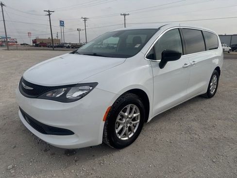 Used 2024 Chrysler Voyager LX image 1