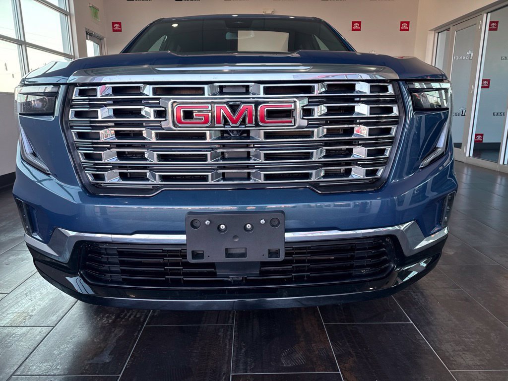 Used 2024 GMC Acadia Denali FWD image 2