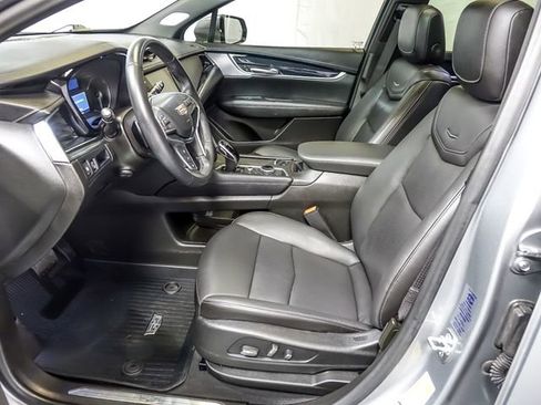 Certified 2025 Cadillac XT5 Premium Luxury w/ LPO, Floor Liner Package FWD image 12
