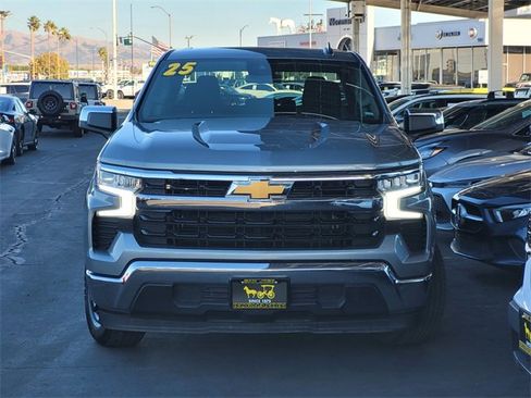 Used 2025 Chevrolet Silverado 1500 LT image 2