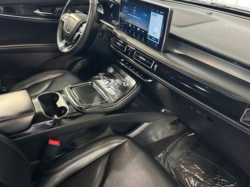 Used 2022 Lincoln Nautilus FWD w/ Premium Package image 19
