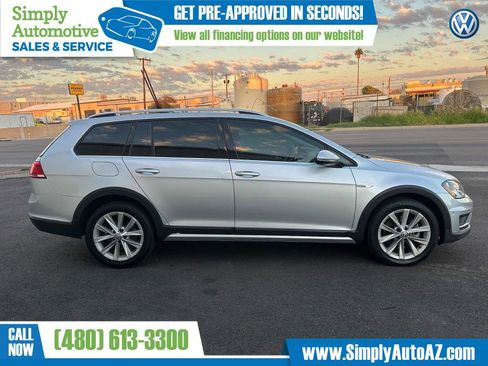 Used 2017 Volkswagen Golf Alltrack SE image 7