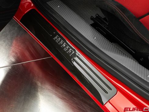 Used 2015 Ferrari 458 Speciale Coupe RWD image 54