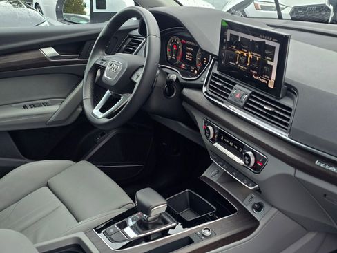 Certified 2025 Audi Q5 2.0T Premium Plus w/ Premium Plus Package AWD/4WD image 28