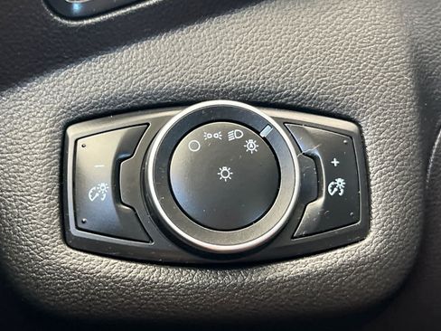 Used 2015 Ford C-MAX SE FWD image 28